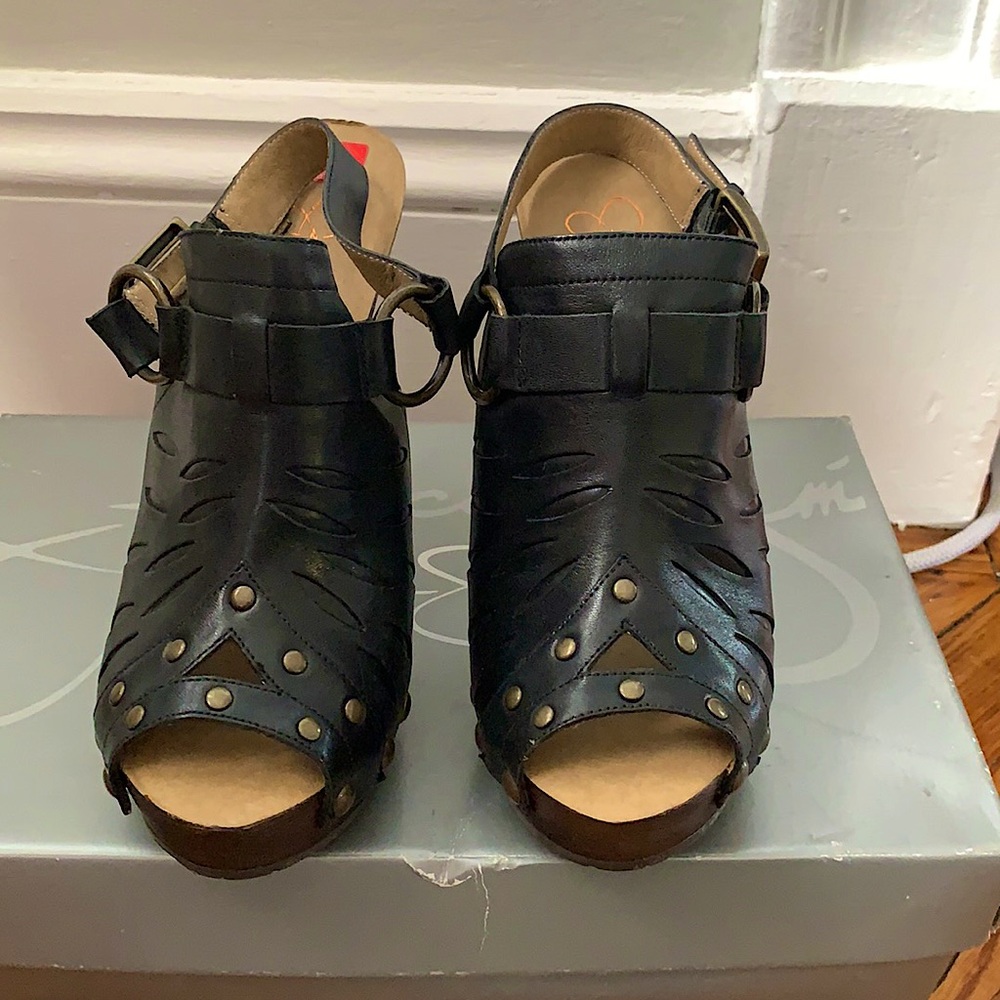 Jessica Simpson Vachetta heels